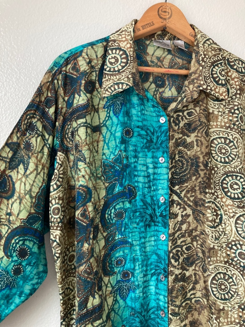 Vintage Y2k Chico's 100% silk Batik Butterfly Floral Print Boho Sz 1 M